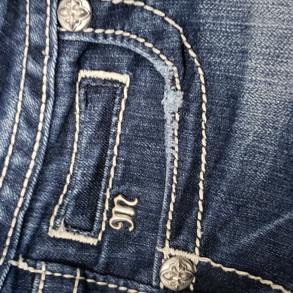 Miss Me Jean Capris - Picture 10 of 11